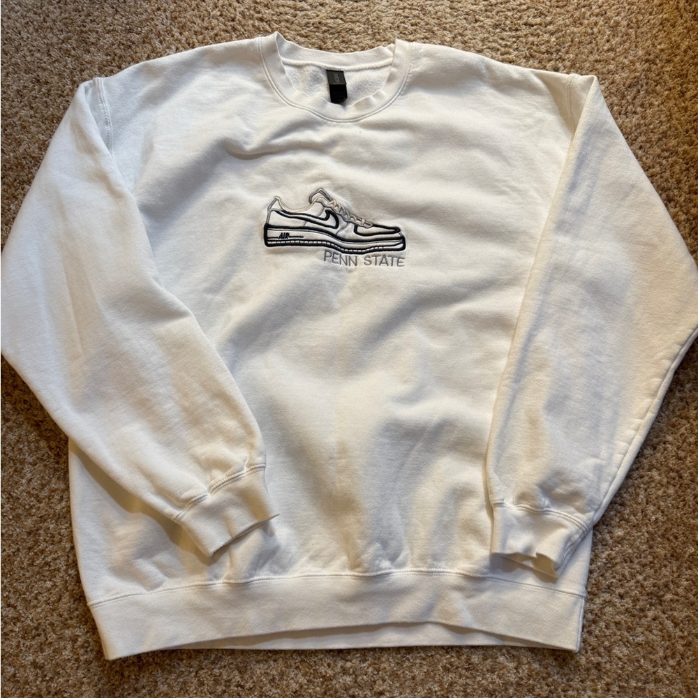 White Graphic Men's Sweatshirt size large Penn State